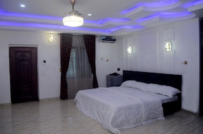 Minibar, individually decorated, desk, laptop workspace