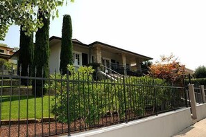 Exterior - Holiday villa 'Villa Panoramica (Pozzolengo)