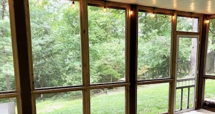 Spacious 1 BR Modern Basement Suite near GMU w/private entry - Updated Amenities