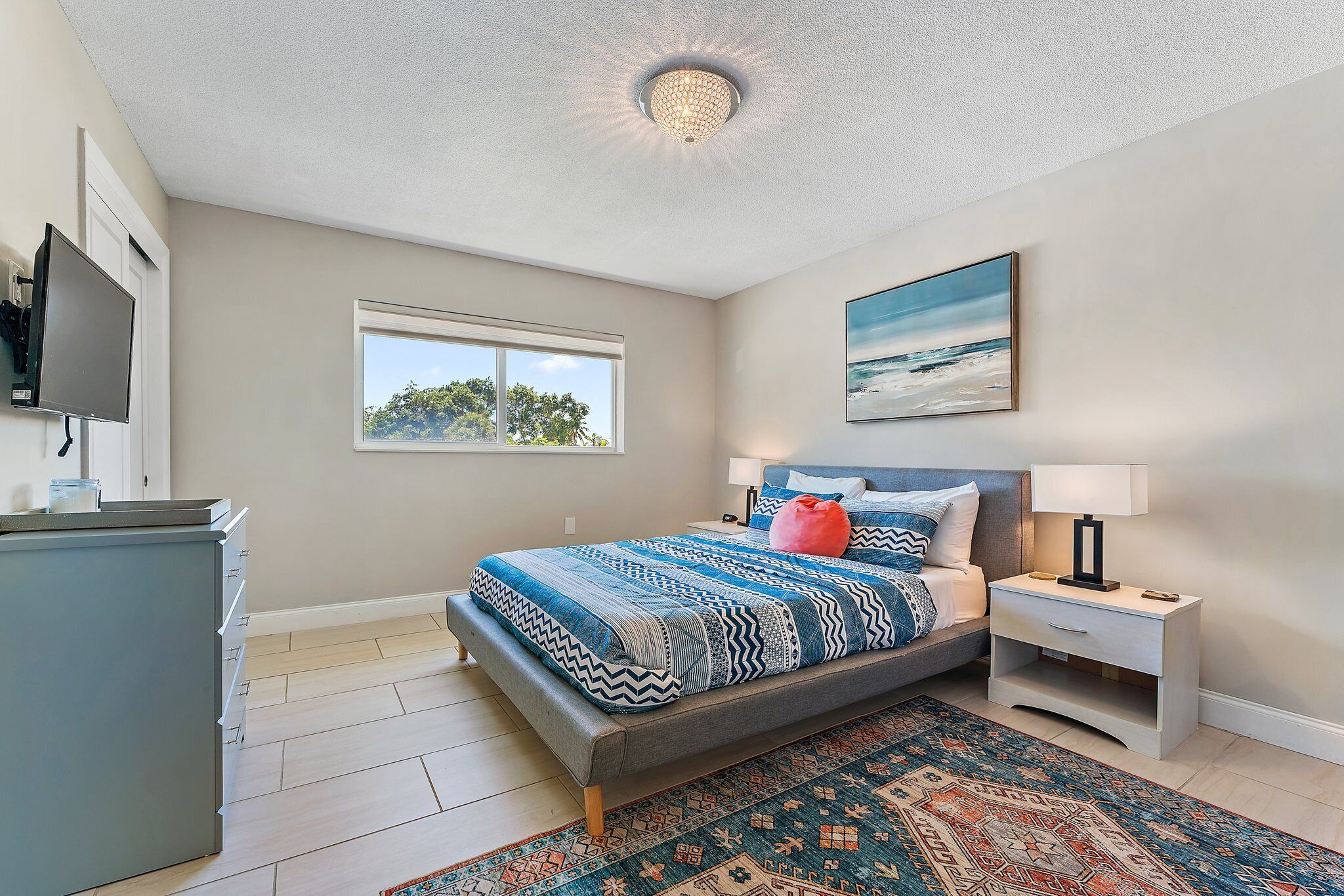 2 bedrooms, desk, iron/ironing board, WiFi