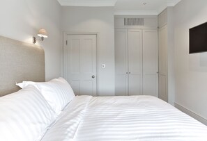 2 室のベッドルーム、アイロン / アイロン台、WiFi、ベッドシーツ