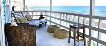 Salt Air Cottage: Beachfront Charming & Luxe home!