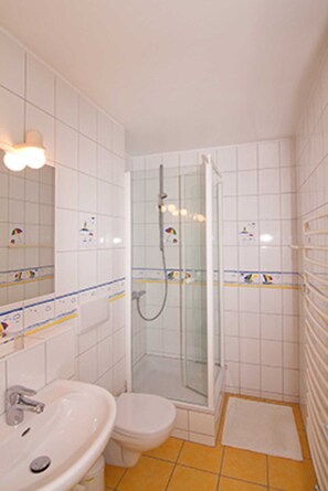 Unclassified image, 2 of 21, button