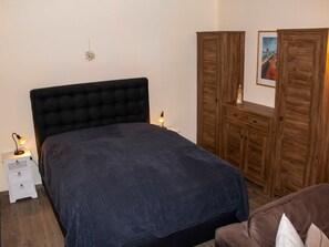 Unclassified image, 3 of 21, button