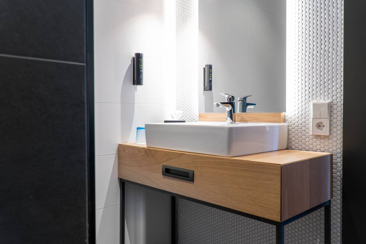 shower, hair dryer, bathrobes, slippers