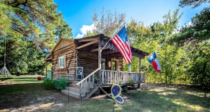 Log Cabin - TINY HOUSE on acreage