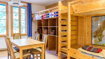 Standard Room, Multiple Beds, Shared Bathroom, Mountain View | Individually decorated, free cribs/infant beds, free WiFi, bed sheets