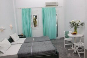 Studio | Free cribs/infant beds, free WiFi, bed sheets