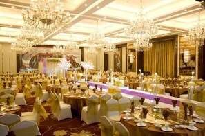 Khu tổ chức tiệc cưới trong nhà
