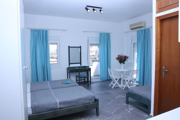 Studio | Free WiFi, bed sheets - La Palma Bay II (Malevizi)