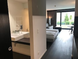 Habitación doble | Ropa de cama hipoalergénica, escritorio, sistema de insonorización