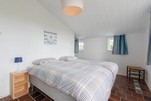 3 habitaciones, escritorio, insonorización y cuna de viaje