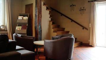 House | Living area | DVD player