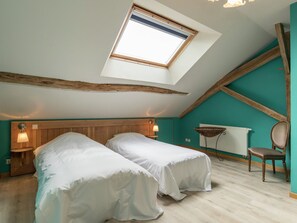 House | 11 bedrooms, individually furnished, bed sheets - Luxury Home in Gouvy With Pool & Sauna (Gouvy)