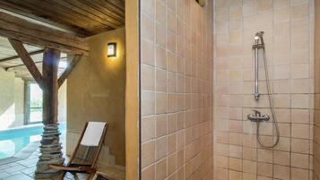 Ferienhaus | Pool | Innenpool, Außenpool