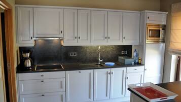 House | Private kitchen | Electric kettle, toaster