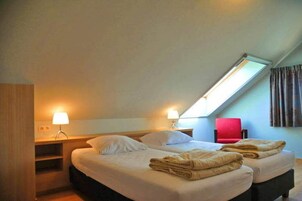 House | 4 bedrooms, individually furnished, bed sheets