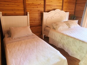 6 bedrooms, WiFi, bed sheets