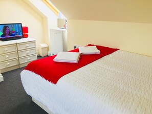 Loft | Free WiFi, bed sheets - London Deluxe Loft Apartment (London)