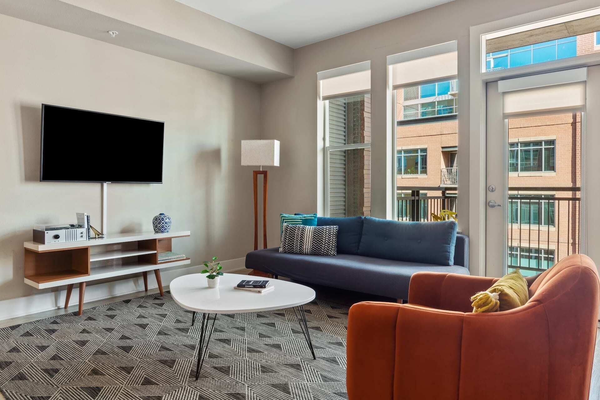 Kasa | Classic 1 BD + Laptop Friendly | Denver
