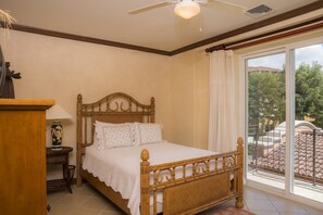 Kondo Deluks, 2 kamar mandi, pemandangan samudra | Seprai premium, Wi-Fi gratis, dan seprai linen