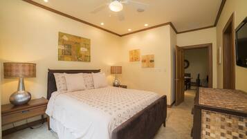 Deluxe Condo, Private Bathroom, Garden View | Free WiFi, bed sheets