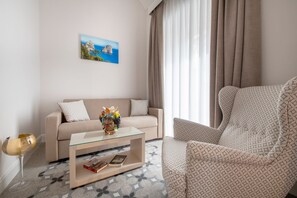 普通套房 | 記憶棉床墊、迷你吧、獨特裝修、書桌