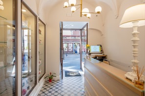 Interior entrance - Maison Marie (Sorrento)