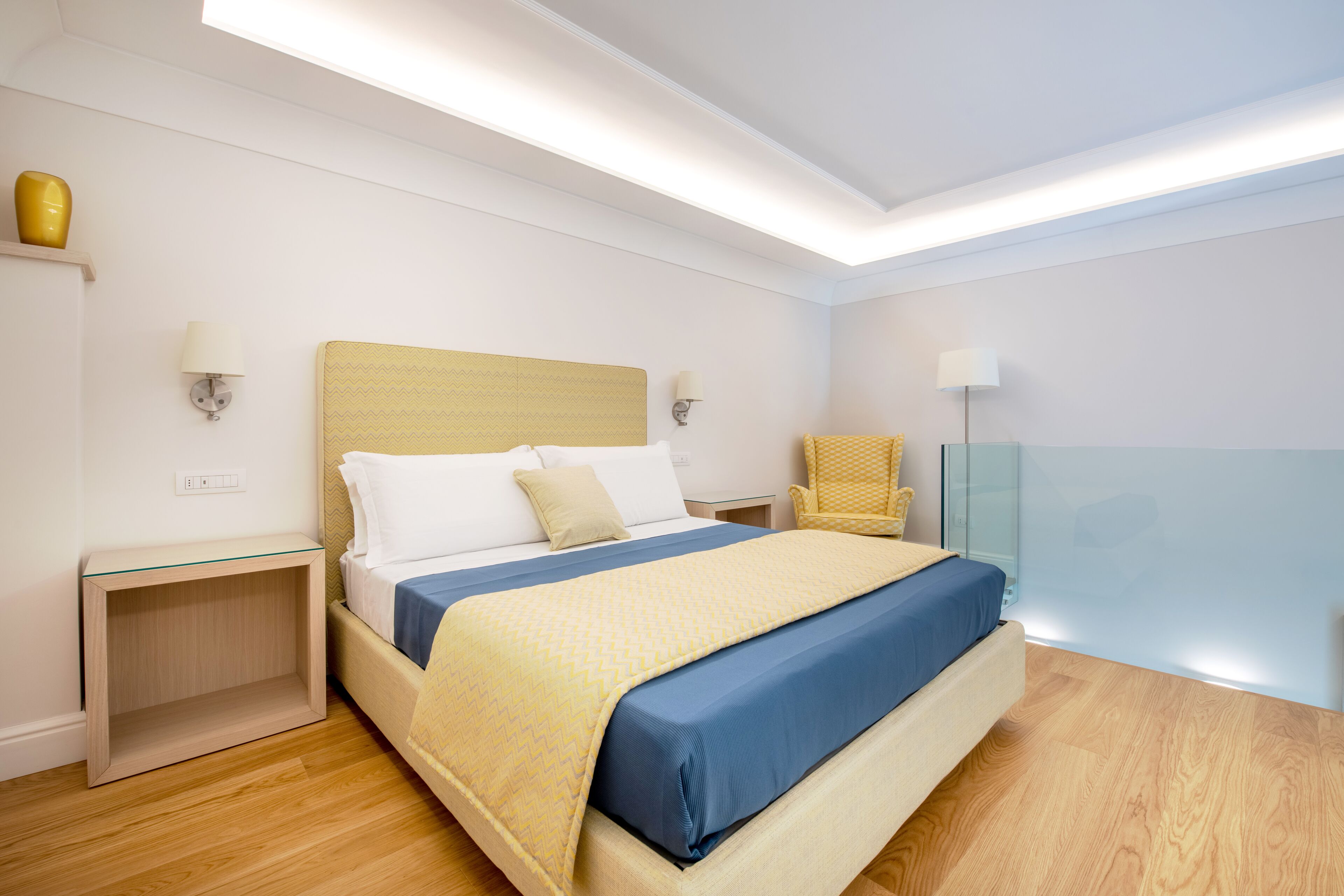 Suite – exclusive | Memory foam-senger, minibar, individuelt innredet og skrivebord