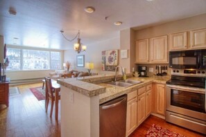 Condo (100-1_Lakeside_Village) | Private kitchen