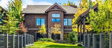 Rumah (Snowmass Woodrun 9913) | Eksterior