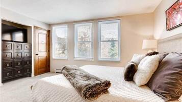 House (Snowmass Woodrun 9913) | 2 bedrooms, free WiFi