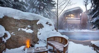 Luxury 2 Bedroom Downtown Aspen Vacation Rental With Access to a Heated Pool, Hot Tubs, Game Room and Spa
