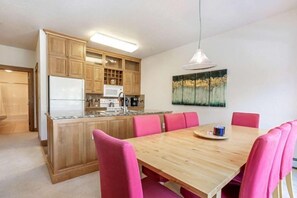 Condo (1840-2 Seasons Townhomes) | Private kitchen