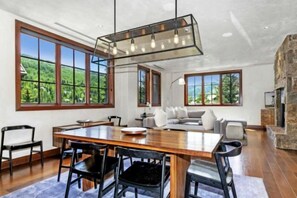 Exterior - Platinum Vail Solaris 3 Bedroom With Den Vacation Rental Set at the Base of the Mountain Just Steps From the Gondola (Vail)