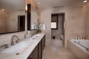 Condo (Vail Solaris 3 Bedroom) | Bathroom