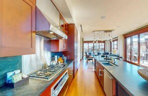 Condo (Vail Solaris 3 Bedroom) | Private kitchen