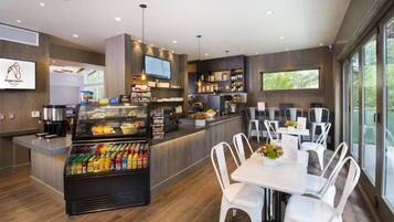 Room (Aspen Gant Silver 3) | Exterior