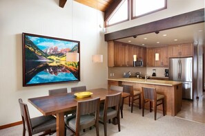 Exterior - 3 Bedroom Mountain Residence in the Heart of Aspen With Amenities Including Heated Pool, Hot Tubs, Game Room and Spa (Aspen)