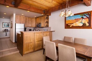 Private kitchen - 3 Bedroom Mountain Residence in the Heart of Aspen With Amenities Including Heated Pool, Hot Tubs, Game Room and Spa (Aspen)