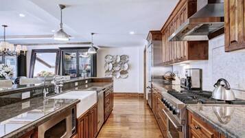 Condo (Vail Arrabelle 2 Bedroom) | Private kitchen