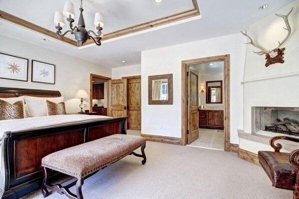 Condo (Vail Arrabelle 2 Bedroom)