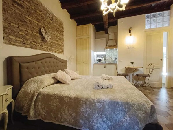 1 bedroom, in-room safe, desk, iron/ironing board