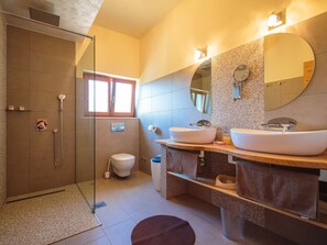Cottage | Bathroom | Hair dryer, towels - Nice and Spacious Villa With Pool and Garden in a Small Village Called Salambati (Svetvincenat)