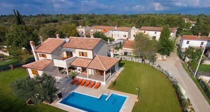 Nice and Spacious Villa With Pool and Garden in a Small Village Called Salambati