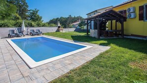 Exterior - Comfortable Holiday Home With Private Pool in Labin (Sveta Nedelja)