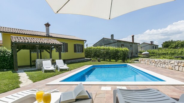 Outdoor pool - Comfortable Holiday Home With Private Pool in Labin (Sveta Nedelja)