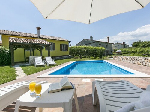 Comfortable Holiday Home With Private Pool in Labin