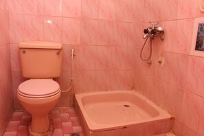Regadera, regadera tipo lluvia, amenidades de baño gratuitas, toallas