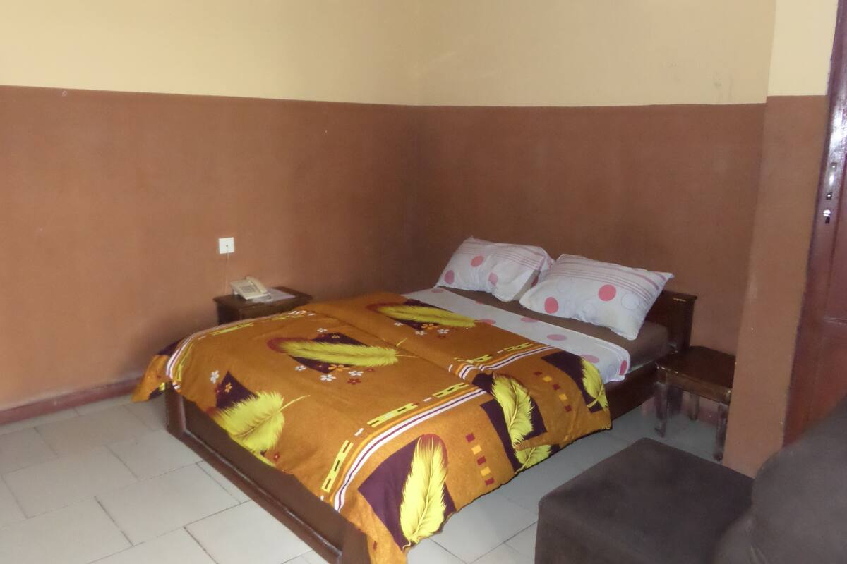 Desk, iron/ironing board, free WiFi, bed sheets